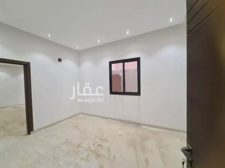 دور للبيع في شارع القناني, حي عكاظ, مدينة الرياض, منطقة الرياض صورة 2