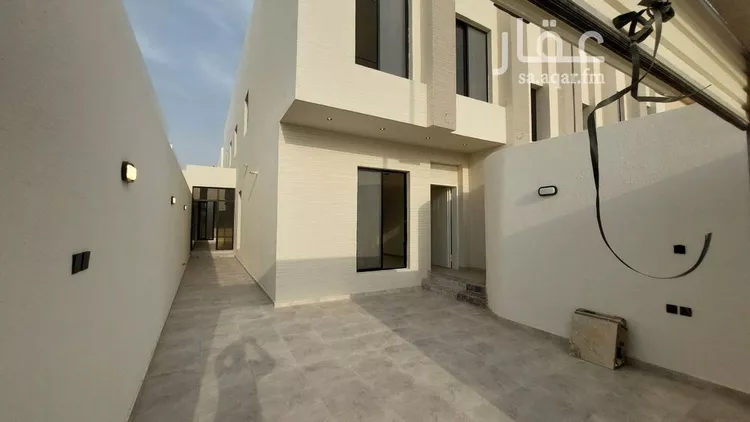 دور للبيع في شارع حامد القاري, حي عكاظ, مدينة الرياض, منطقة الرياض صورة 4