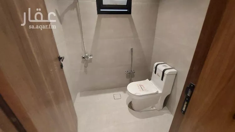 دور للبيع في شارع حامد القاري, حي عكاظ, مدينة الرياض, منطقة الرياض صورة 5