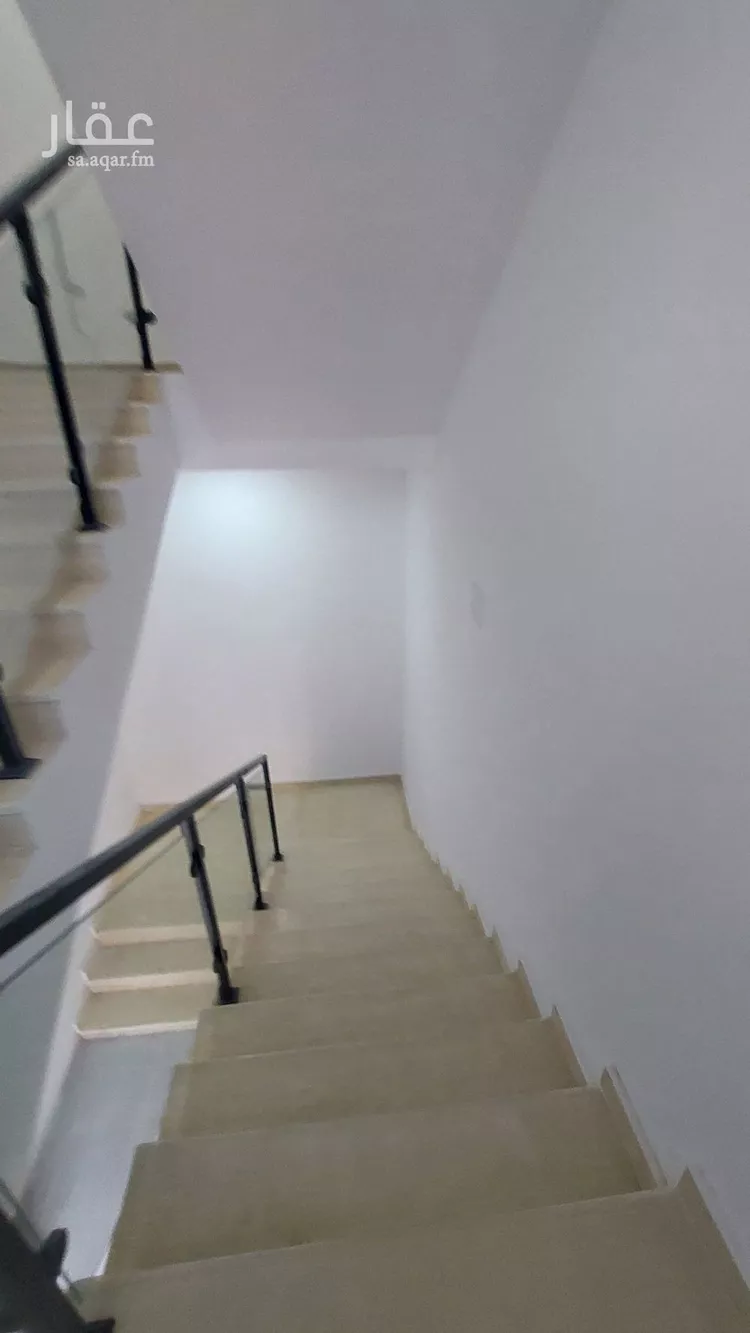 Floor for Sale in Riyadh Dhahrat Namar 17