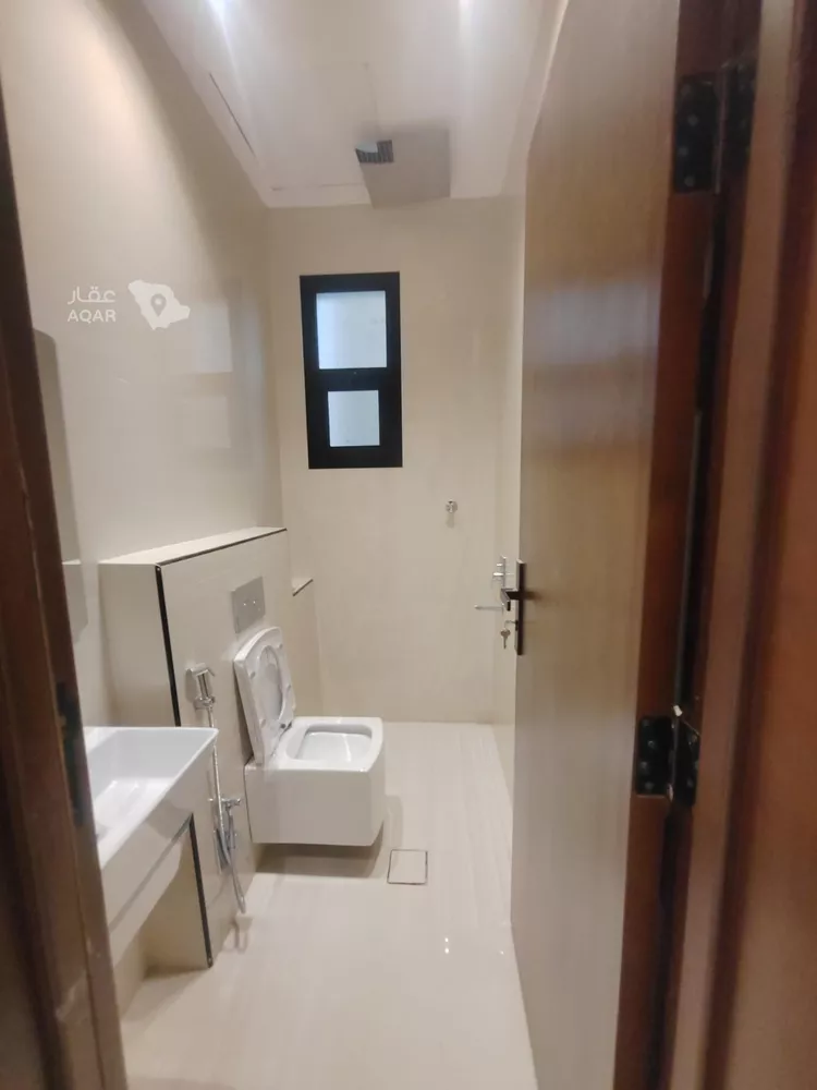 فيلا للبيع في شارع زينب بنت عبدالرحمن, حي العريجاء الأوسط, مدينة الرياض, منطقة الرياض 24