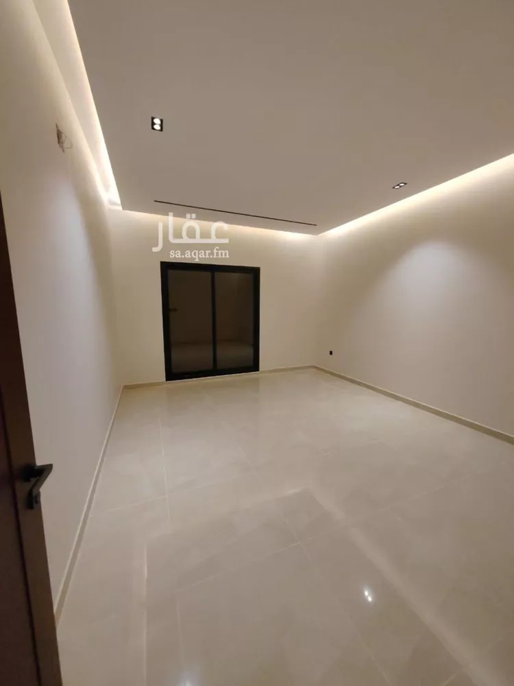 دور للبيع في شارع النفوذ, حي عكاظ, مدينة الرياض, منطقة الرياض صورة 2