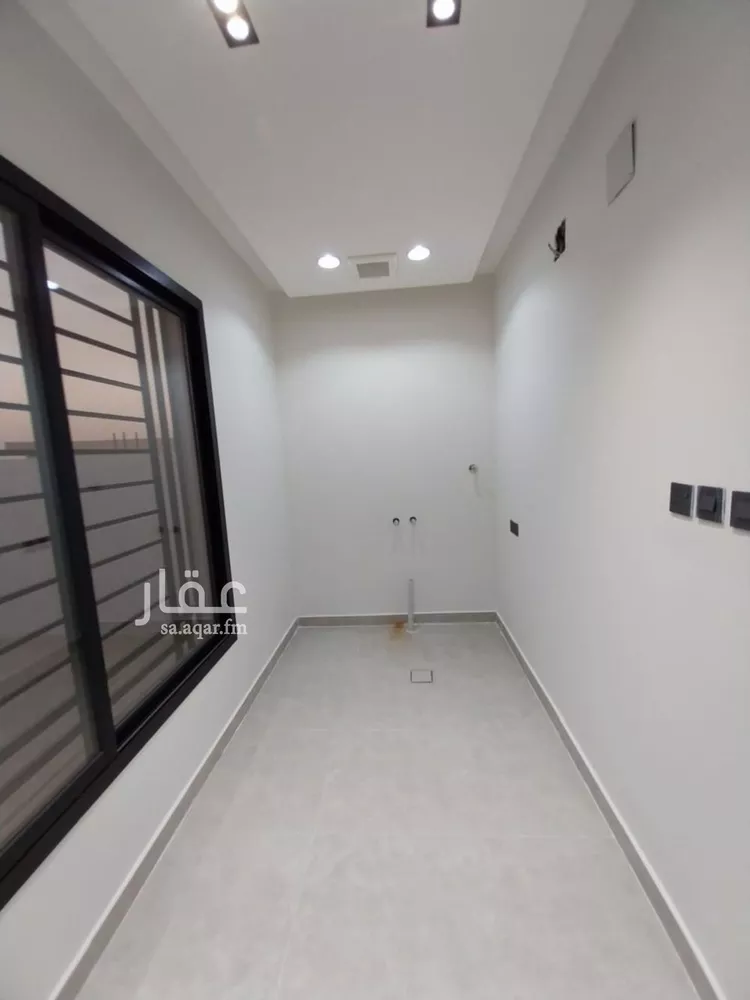 فيلا للبيع في شارع خارجة بن خذاقة, حي العريجاء الأوسط, مدينة الرياض, منطقة الرياض صورة 5