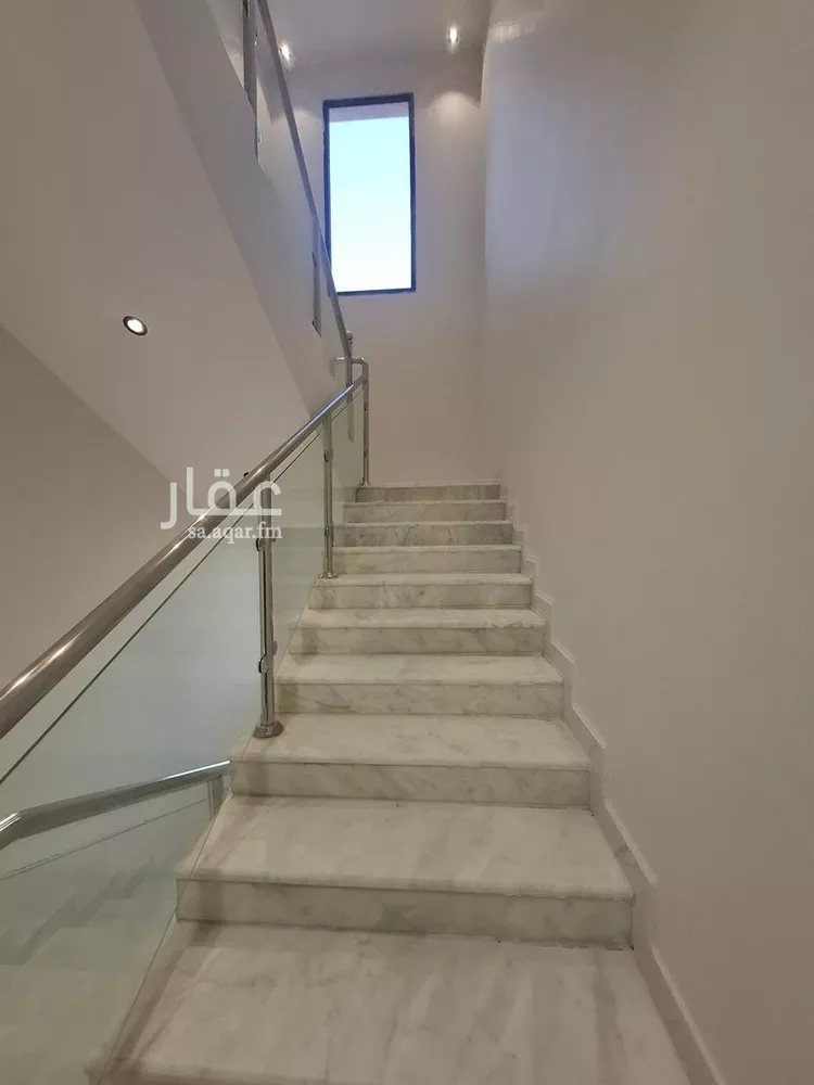 دور للبيع في شارع يعقوب بن أبي الفضل, حي عكاظ, مدينة الرياض, منطقة الرياض صورة 3