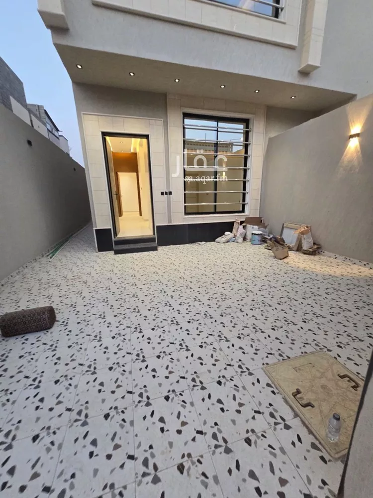 Floor for Sale in Riyadh Tuwaiq صورة 3