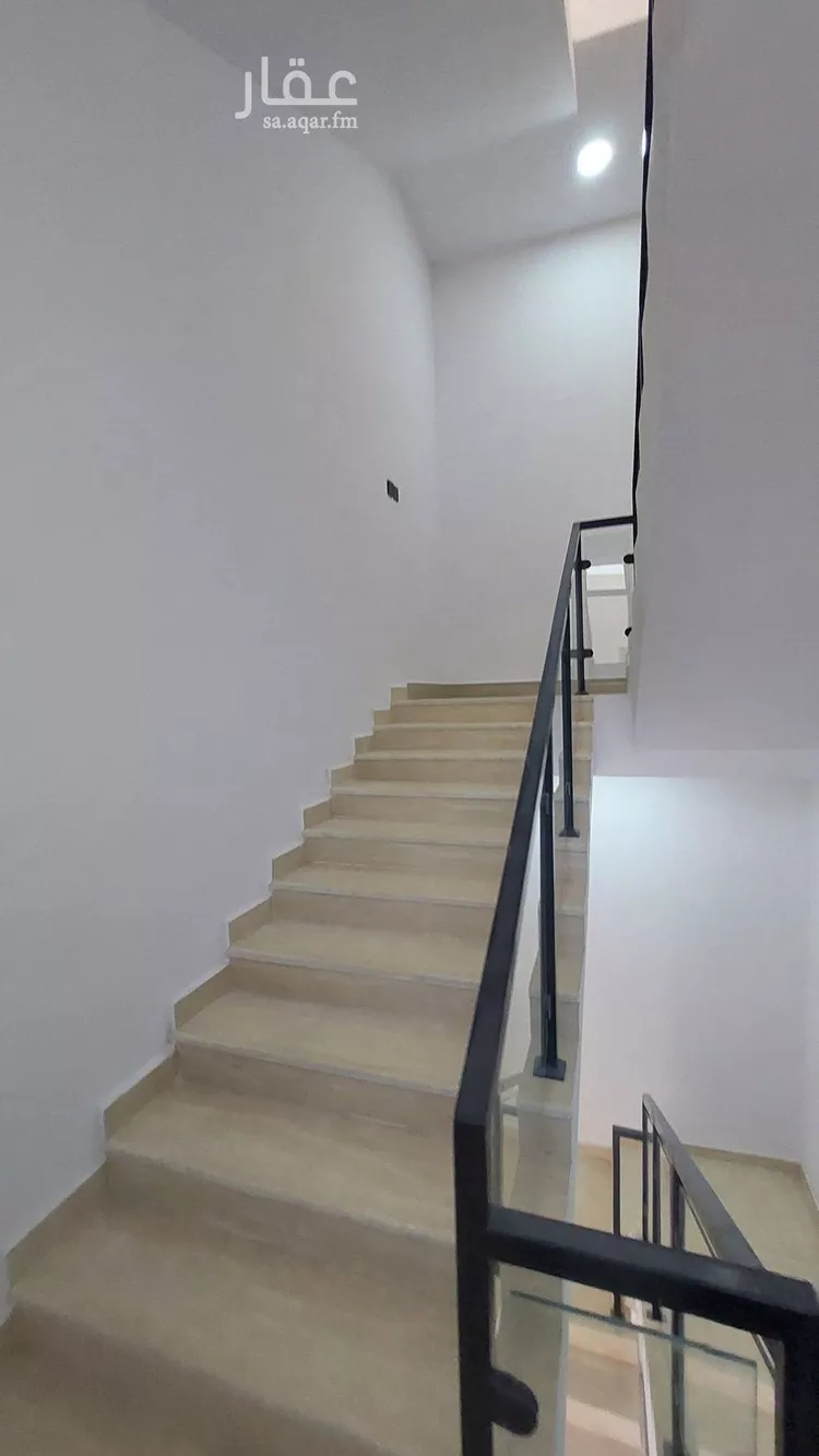 Floor for Sale in Riyadh Dhahrat Namar 9