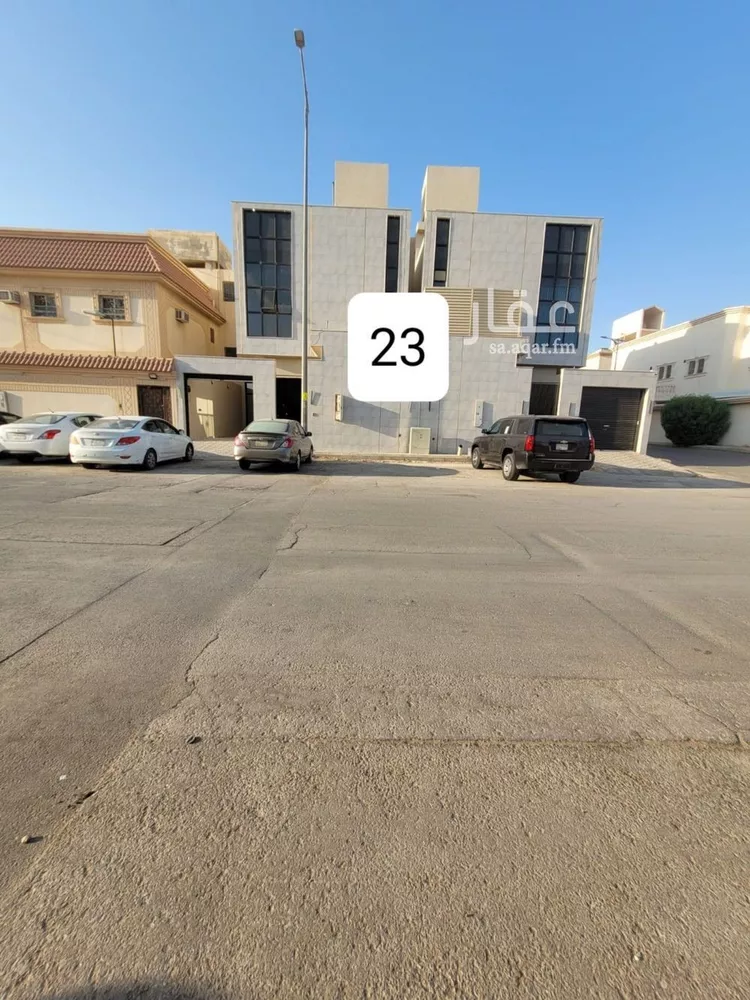 فيلا للبيع في شارع الحسن الطيبي, حي العريجاء الغربي, مدينة الرياض, منطقة الرياض