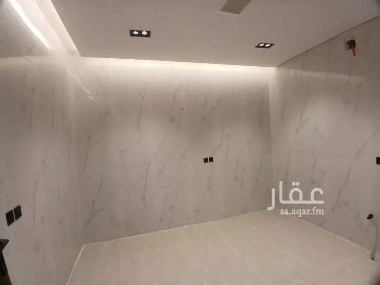 فيلا للبيع في شارع عبدالخالق الصابوني, حي عكاظ, مدينة الرياض, منطقة الرياض صورة 4