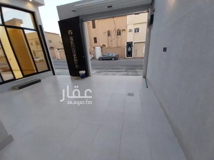 فيلا للبيع في شارع خارجة بن خذاقة, حي العريجاء الأوسط, مدينة الرياض, منطقة الرياض صورة 3