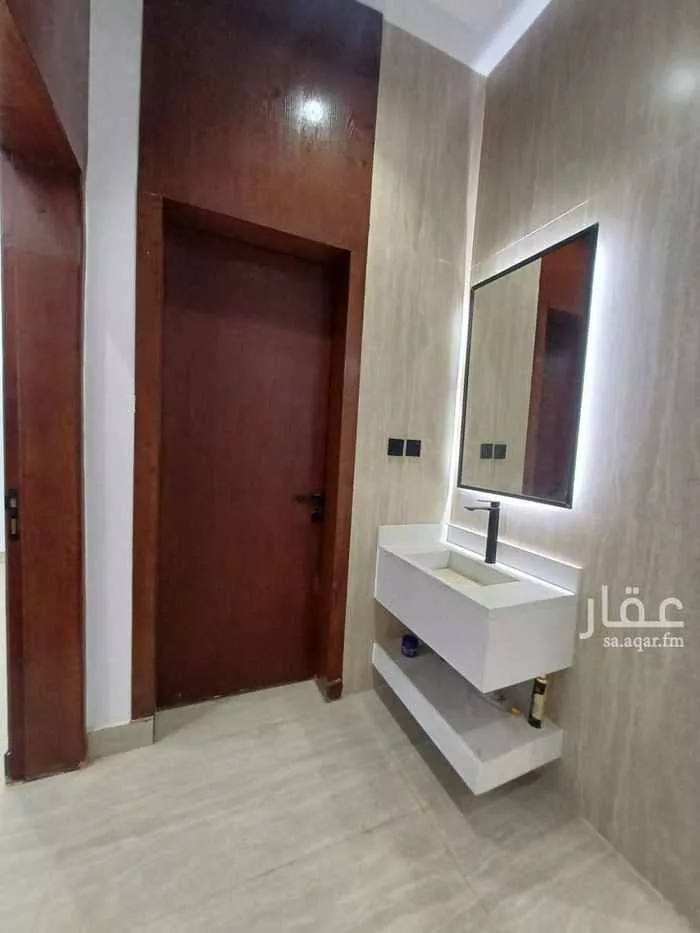 Floor for Sale in Riyadh Dhahrat Namar 13