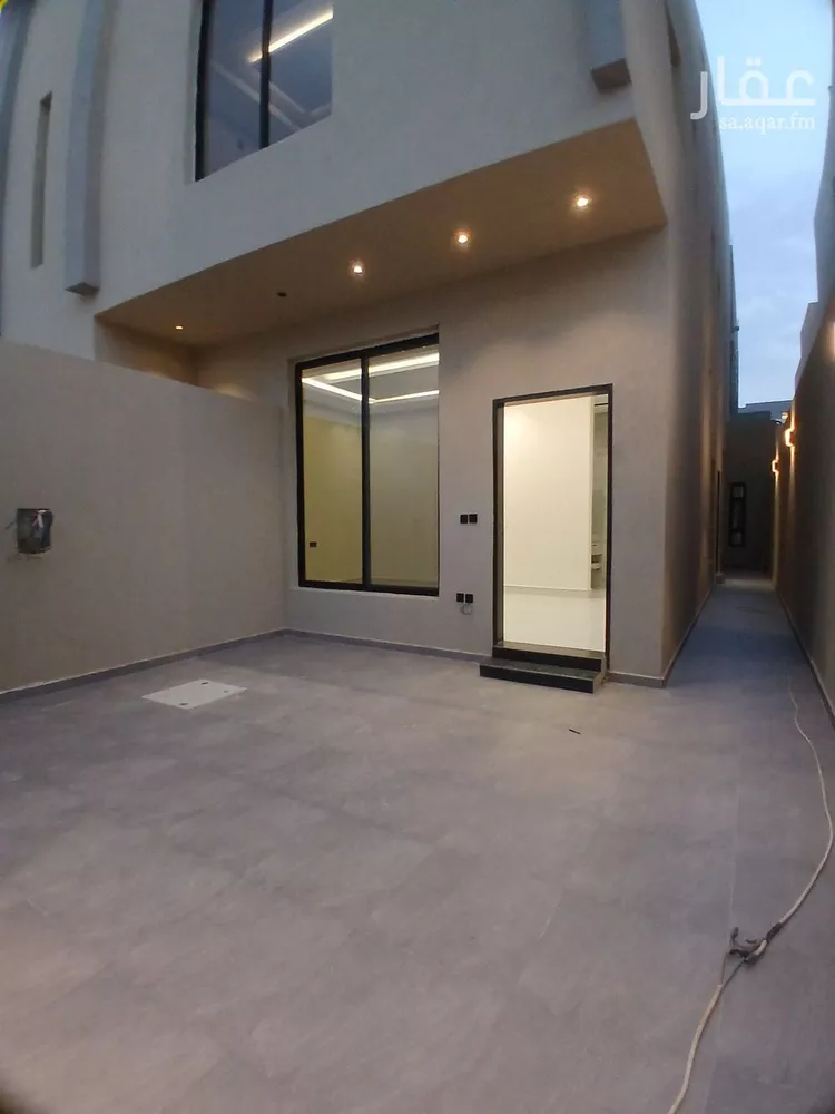 دور للبيع في شارع الرشيد التاجر, حي عكاظ, مدينة الرياض, منطقة الرياض صورة 3