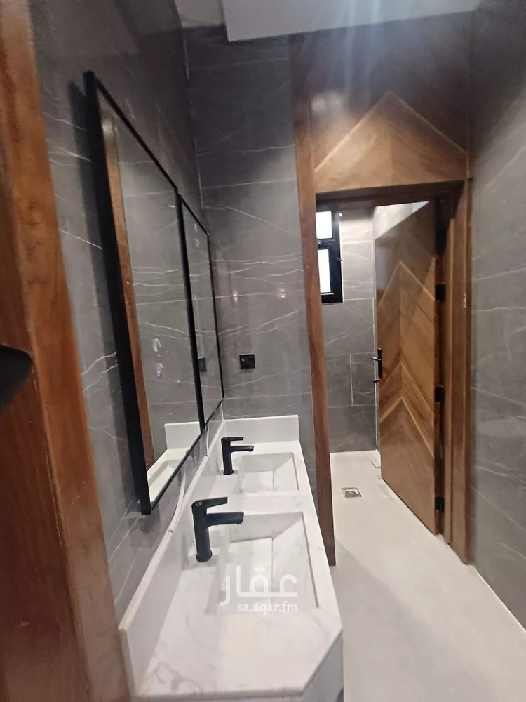 فيلا للبيع في شارع ابن الطيلسان القرطبي, حي عكاظ, مدينة الرياض, منطقة الرياض صورة 3