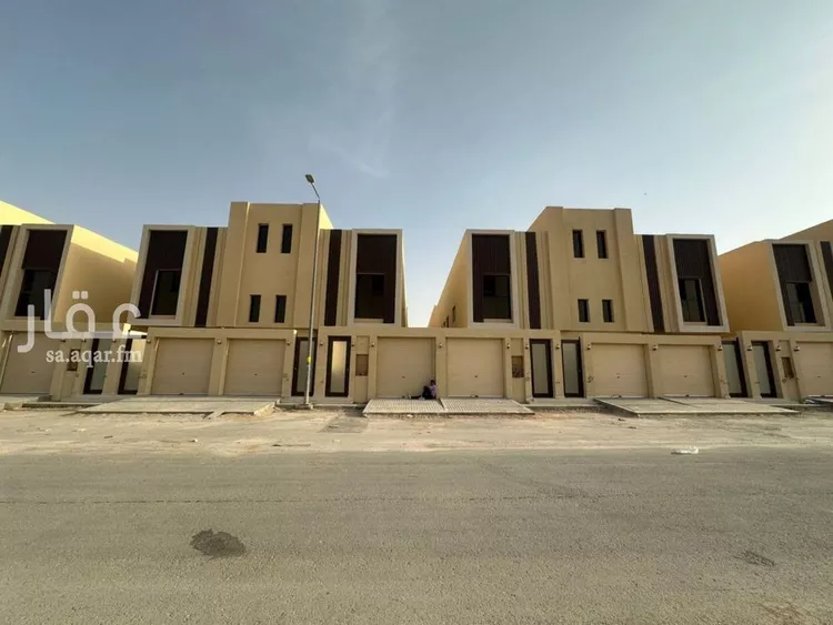 دور للبيع في شارع بعلبك, حي عكاظ, مدينة الرياض, منطقة الرياض صورة 2