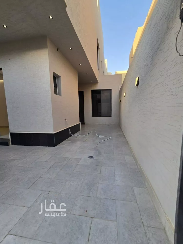 فيلا للبيع في شارع الحسن الطيبي, حي العريجاء الغربي, مدينة الرياض, منطقة الرياض 14