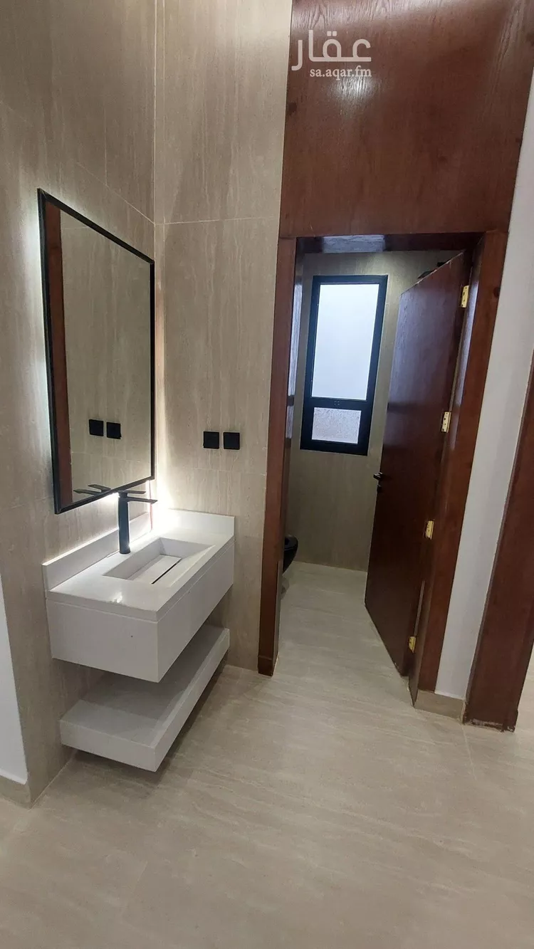 Floor for Sale in Riyadh Dhahrat Namar 19