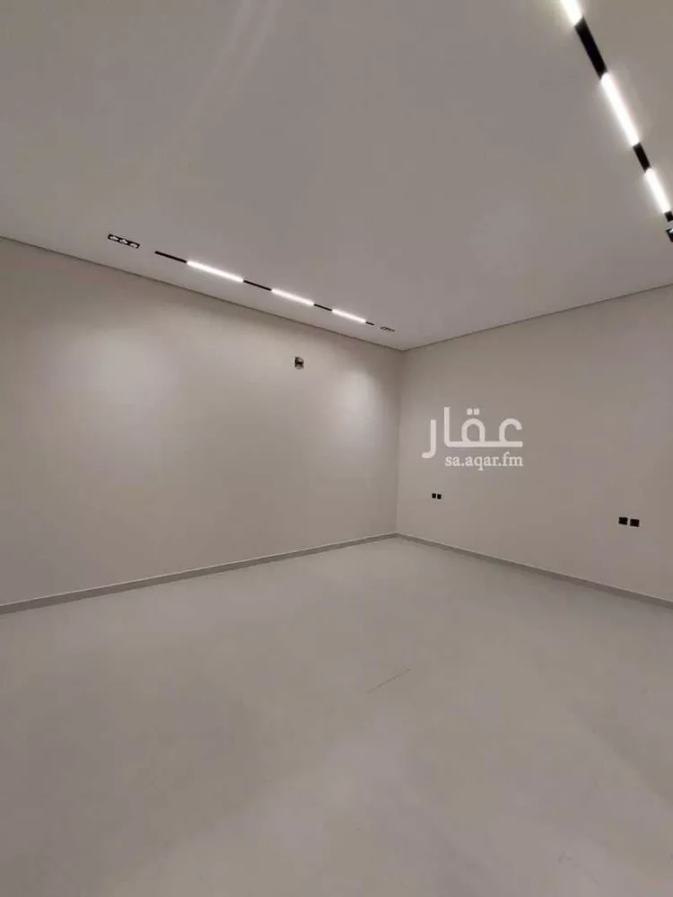 دور للبيع في شارع شرق, حي النظيم, مدينة الرياض, منطقة الرياض 18