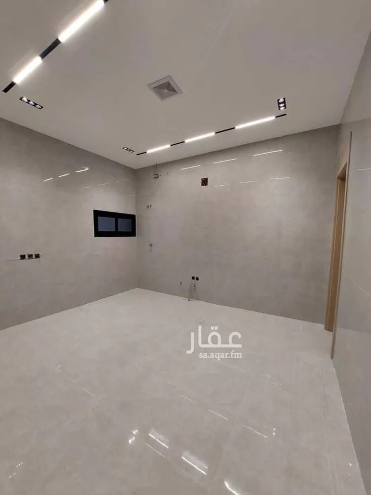 دور للبيع في شارع شرق, حي النظيم, مدينة الرياض, منطقة الرياض 19