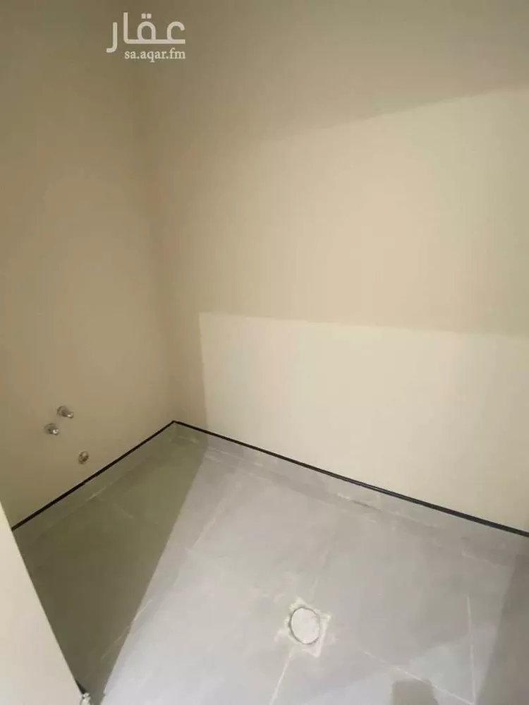 Floor for Sale in Riyadh An Nadhim 12