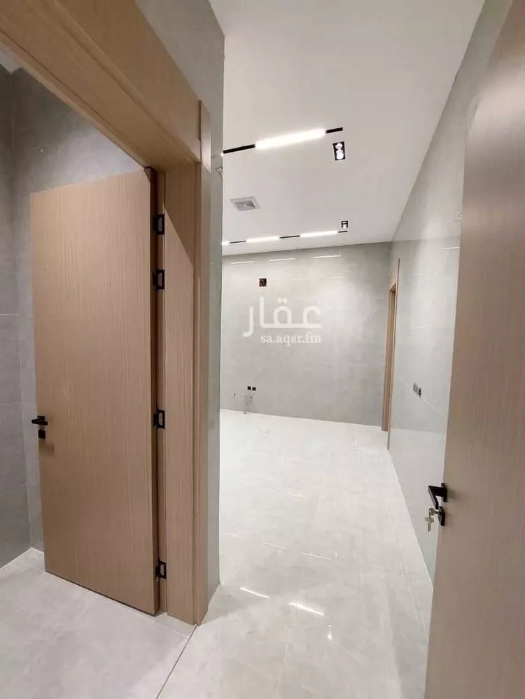 دور للبيع في شارع شرق, حي النظيم, مدينة الرياض, منطقة الرياض 7