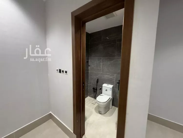 فيلا للبيع في شارع إسماعيل القيسي, حي عكاظ, مدينة الرياض, منطقة الرياض صورة 3