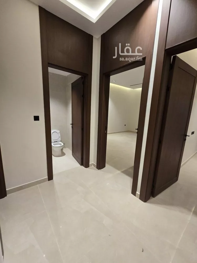 دور للبيع في شارع أبان بن صالح, حي عكاظ, مدينة الرياض, منطقة الرياض صورة 3