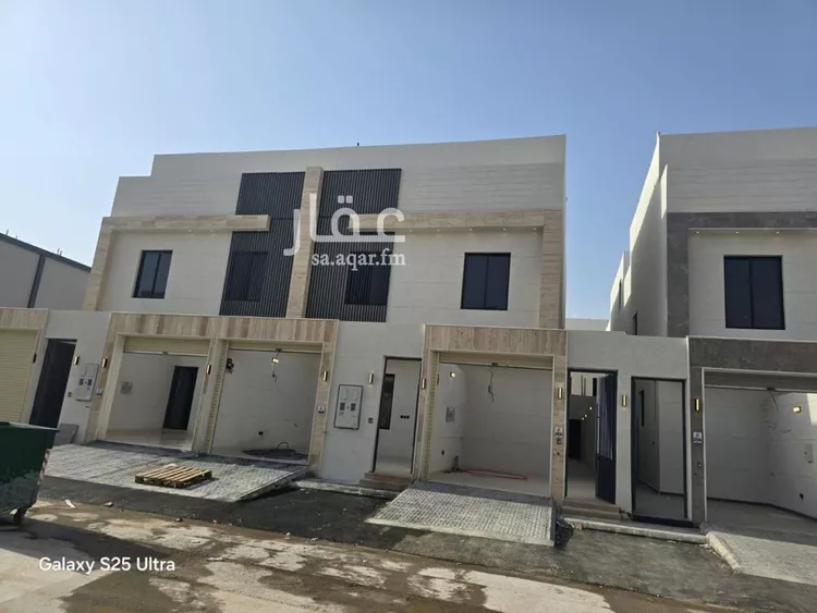 فيلا للبيع في شارع حسين الأبريقي, حي عكاظ, مدينة الرياض, منطقة الرياض صورة 2