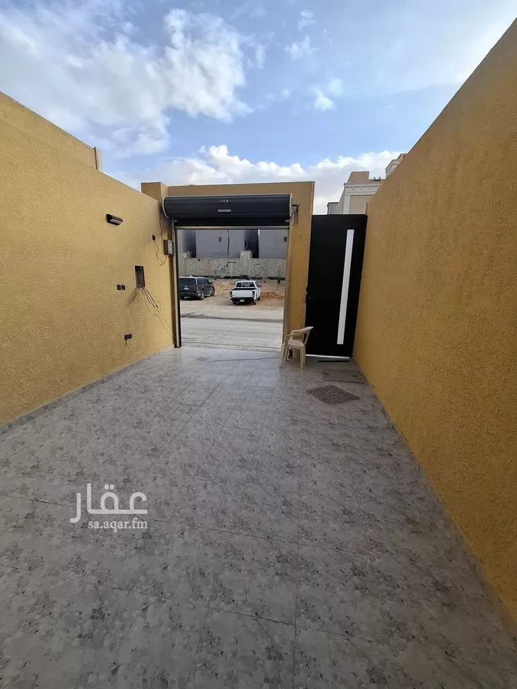 Floor for Sale in Riyadh Tuwaiq 13