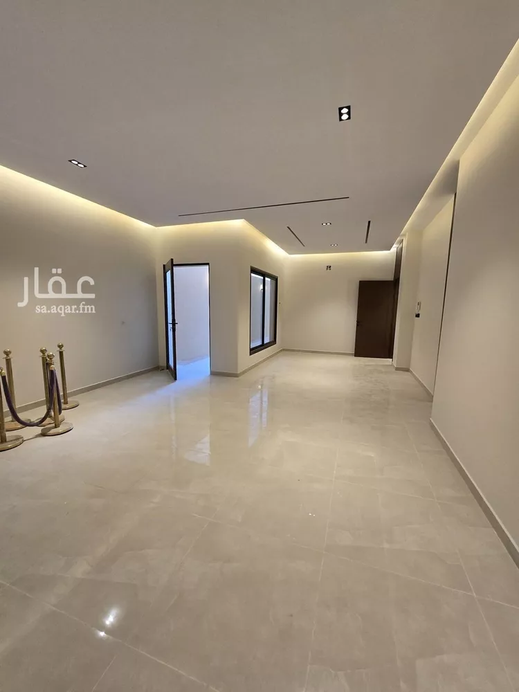 دور للبيع في شارع أبان بن صالح, حي عكاظ, مدينة الرياض, منطقة الرياض صورة 4