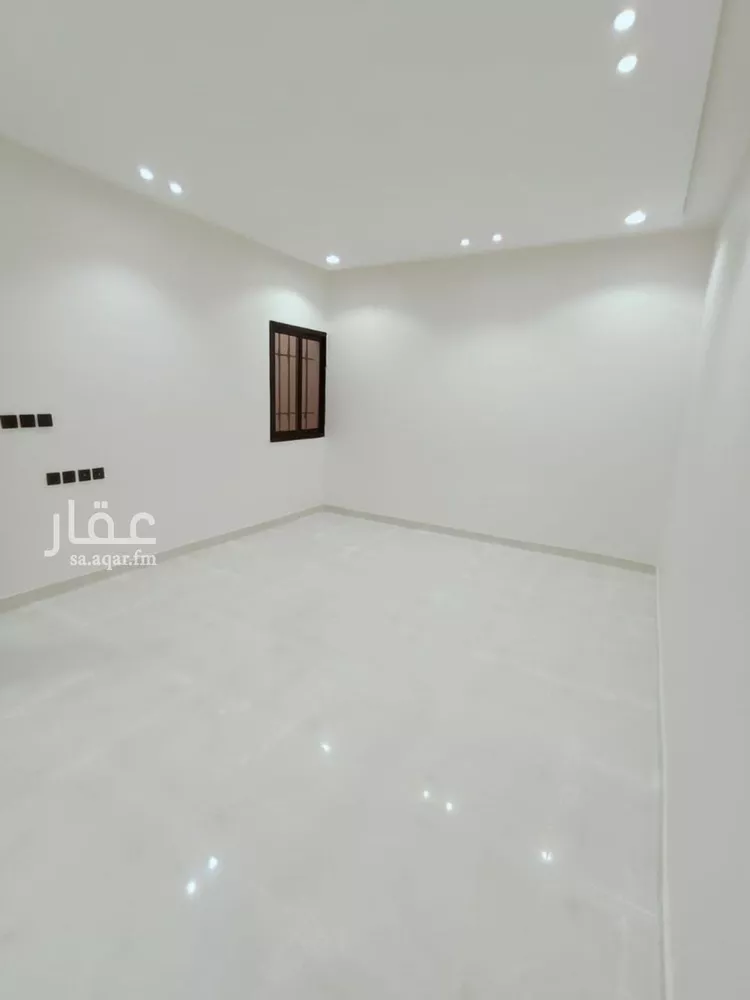 دور للبيع في شارع ابن أبي الفخار, حي عكاظ, مدينة الرياض, منطقة الرياض صورة 3