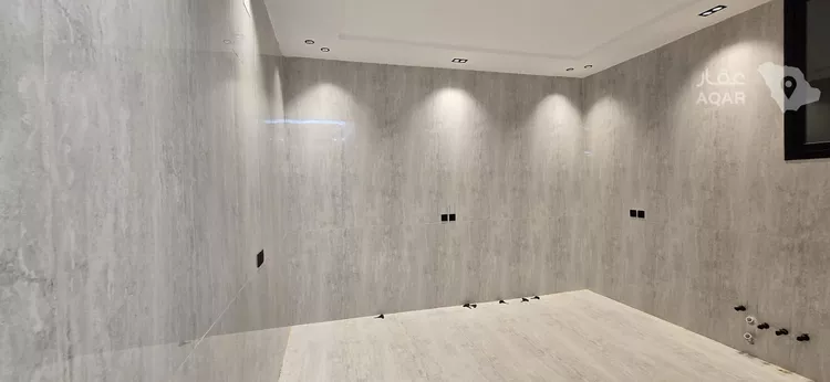 Floor for Sale in Riyadh Al Hazm 8