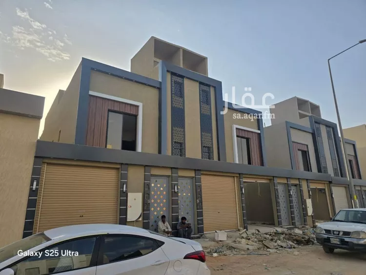 دور للبيع في شارع حامد القاري, حي عكاظ, مدينة الرياض, منطقة الرياض صورة 2