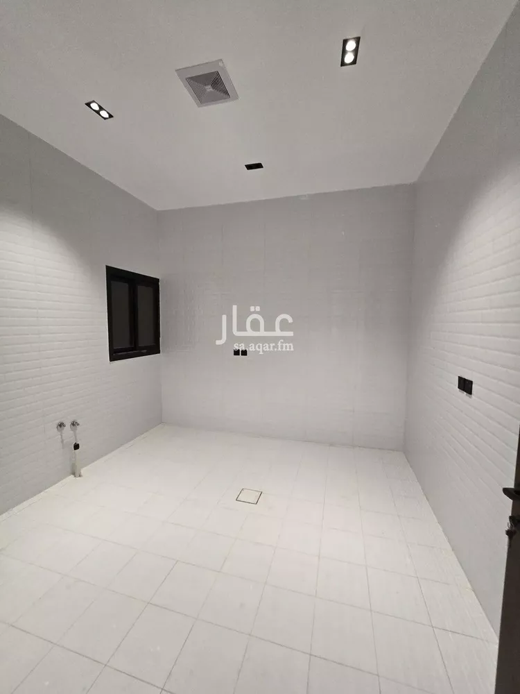 دور للبيع في شارع أبان بن صالح, حي عكاظ, مدينة الرياض, منطقة الرياض صورة 4