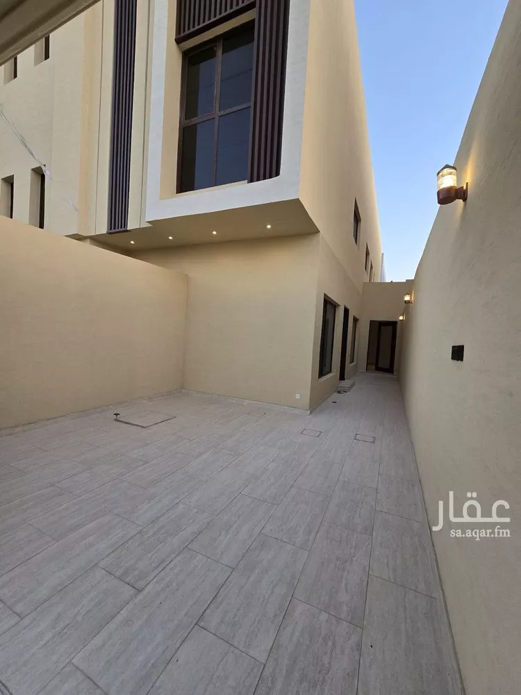 دور للبيع في شارع أبان بن صالح, حي عكاظ, مدينة الرياض, منطقة الرياض صورة 2