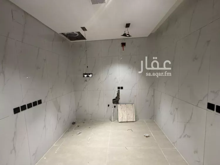 فيلا للبيع في شارع حسين الأبريقي, حي عكاظ, مدينة الرياض, منطقة الرياض صورة 3
