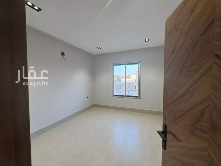فيلا للبيع في شارع أحمد بن محمد العيالي, حي عكاظ, مدينة الرياض, منطقة الرياض صورة 5
