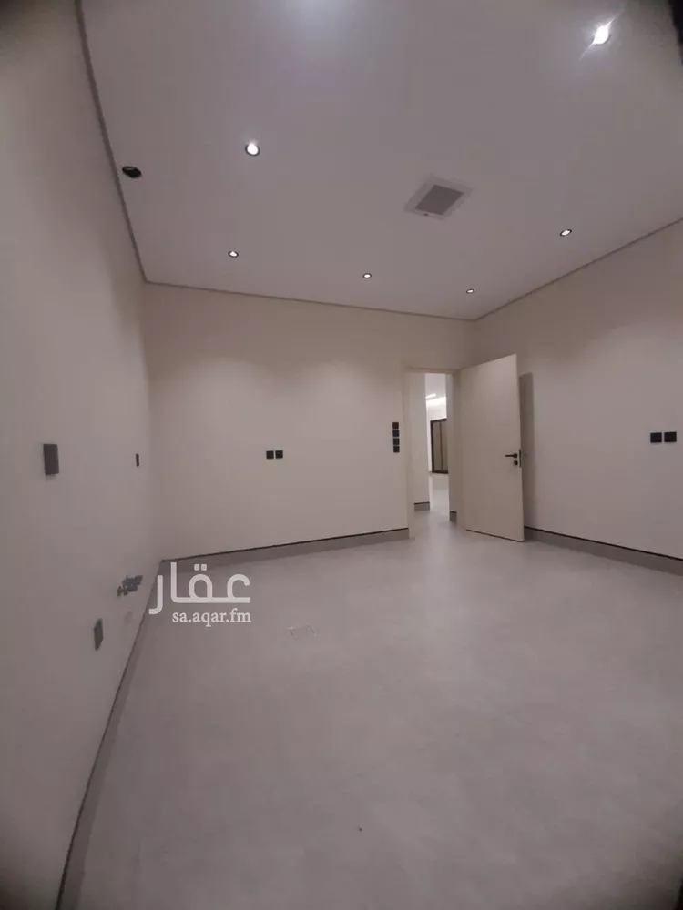 فيلا للبيع في شارع سعيد بن نفيل, حي الرمال, مدينة الرياض, منطقة الرياض صورة 4