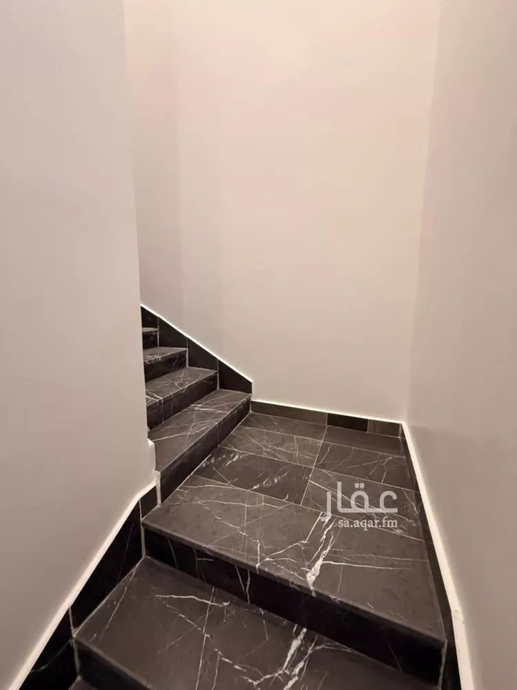 فيلا للبيع في شارع مسلم بن عبيدالله, حي الرمال, مدينة الرياض, منطقة الرياض صورة 4