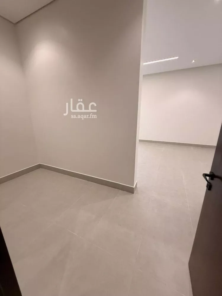 فيلا للبيع في شارع مسلم بن عبيدالله, حي الرمال, مدينة الرياض, منطقة الرياض صورة 3