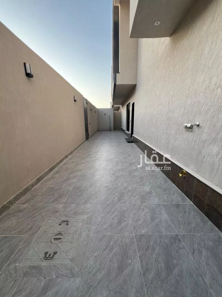 فيلا للبيع في شارع خرزة, حي الرمال, مدينة الرياض, منطقة الرياض صورة 2