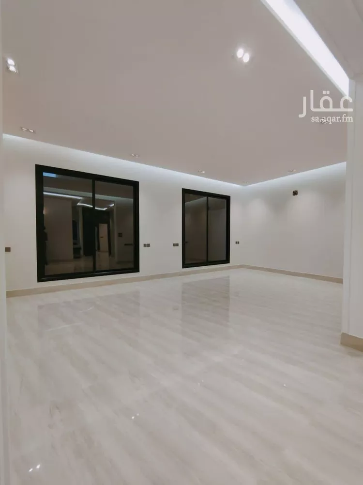 فيلا للبيع في شارع عبدالقدوس الانصاري, حي الرمال, مدينة الرياض, منطقة الرياض صورة 2