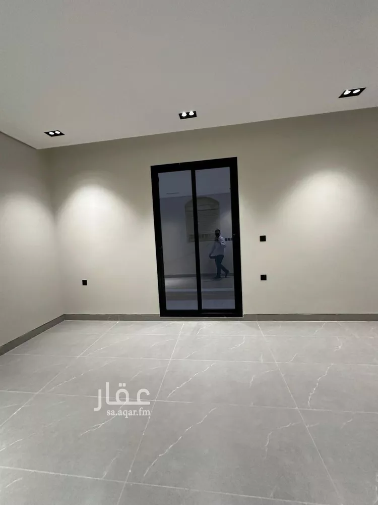 دور للبيع في شارع العينين, حي إشبيلية, مدينة الرياض, منطقة الرياض صورة 4