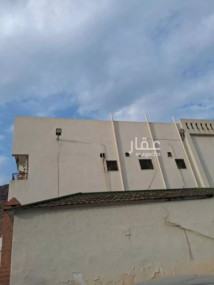 Building for Sale in Medina Said Al Shohada