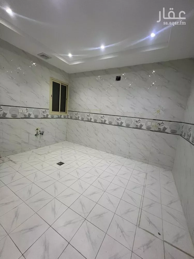 دور للبيع في شارع نهاوند, حي العزيزية, مدينة الرياض, منطقة الرياض صورة 2