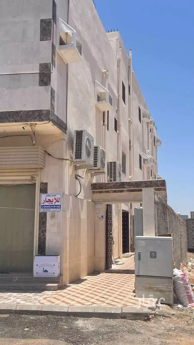 Building for Rent in Medina Khakh