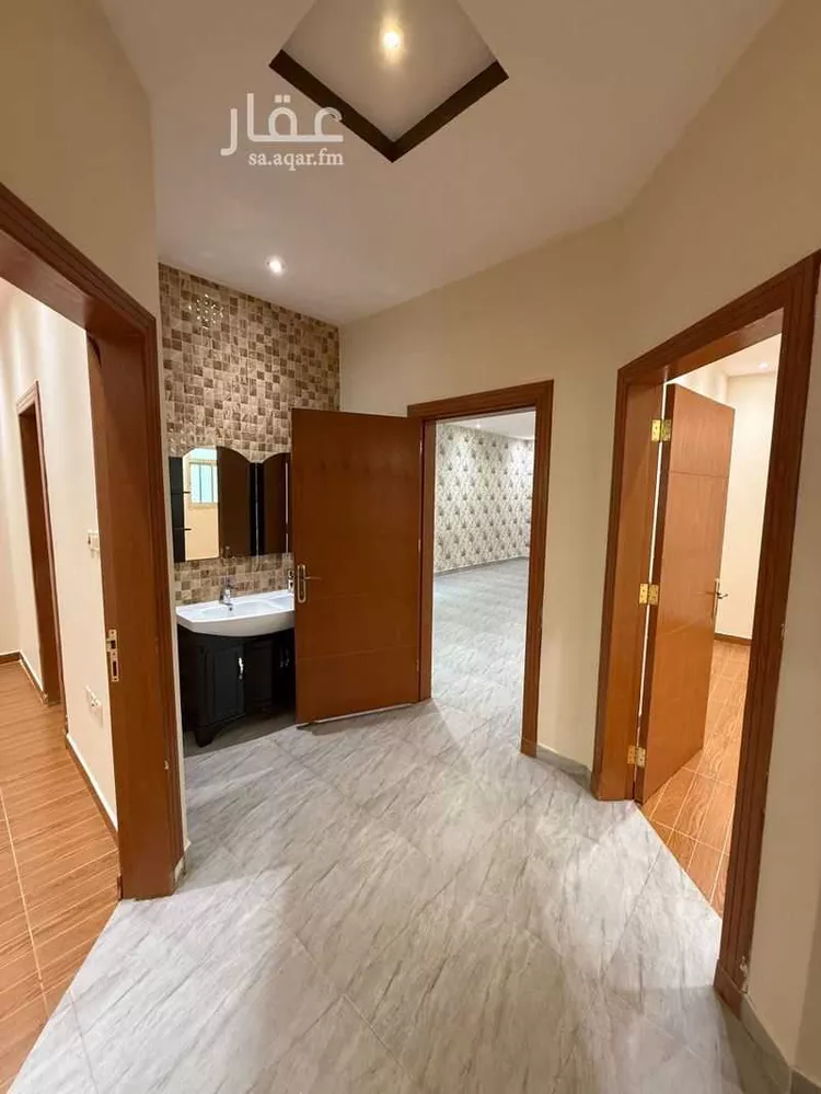 Floor for Rent in Ad Diriyah Al Khalidiyah صورة 2
