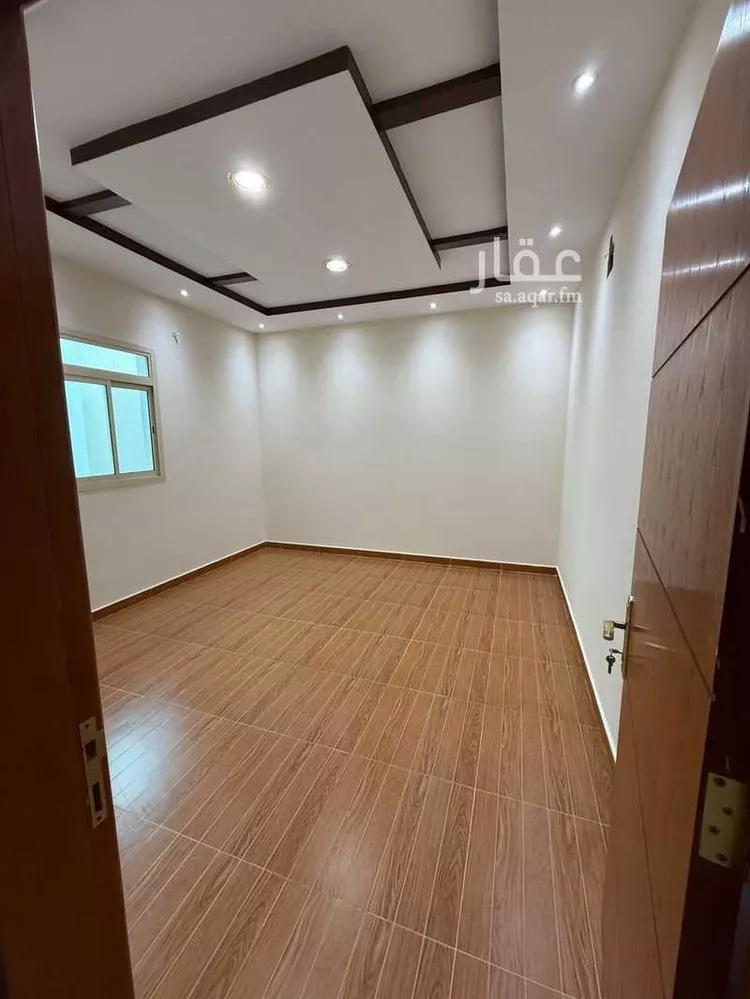 Floor for Rent in Ad Diriyah Al Khalidiyah صورة 4