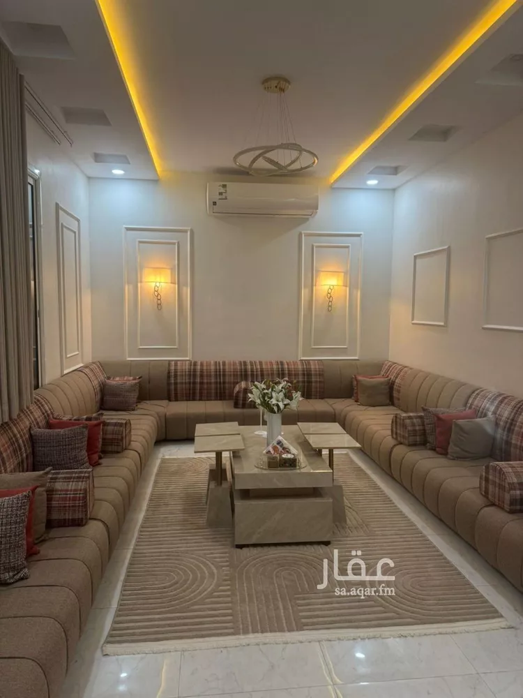 فيلا للبيع في شارع جان السليماني, حي عكاظ, مدينة الرياض, منطقة الرياض صورة 2
