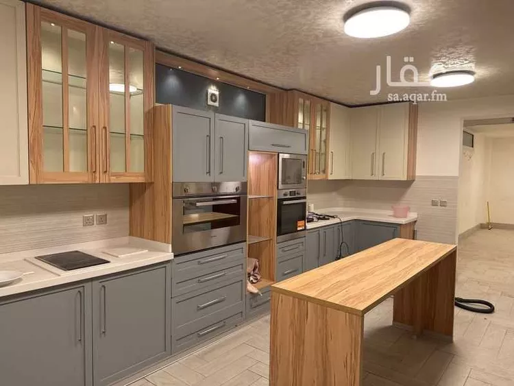 فيلا للبيع في شارع الأمير عبدالله بن فيصل بن عبدالعزيز, حي المرسلات, مدينة الرياض, منطقة الرياض 21