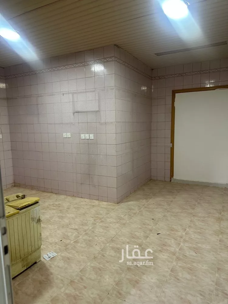 مجمع للإيجار في شارع البساتين, حي الرمال, مدينة الرياض, منطقة الرياض 10