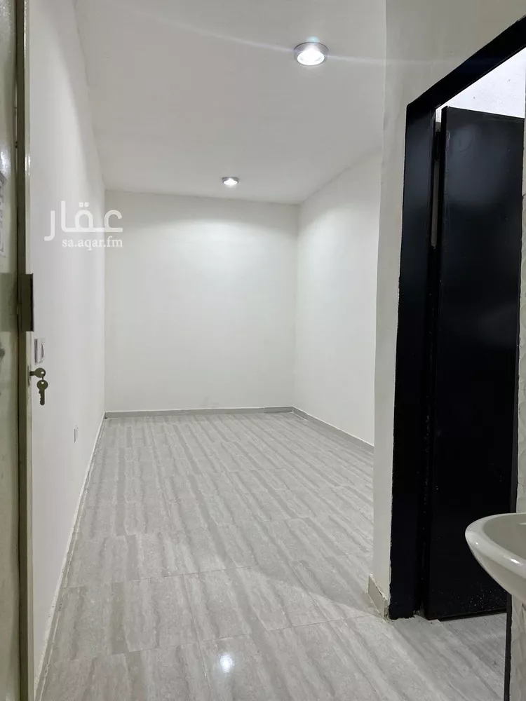 مجمع للإيجار في شارع البساتين, حي الرمال, مدينة الرياض, منطقة الرياض 24